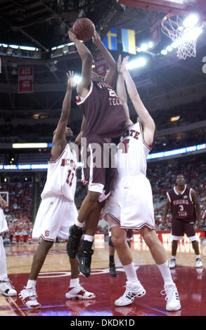 Feb 18, 2007 - Raleigh, NC, USA - NCAA College Basketball le North Carolina State Wolfpack battre les Virginia Tech Hokies avec un score final de 81-56 comme ils ont joué à la RBC Centre situé à Raleigh. (Crédit Image : © Jason Moore/ZUMA Press) Banque D'Images