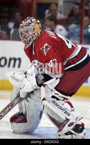 Feb 22, 2007 - Raleigh, NC, USA - NHL Hockey : gardien des Hurricanes de la Caroline JOHN GRAHAME comme les Hurricanes de la Caroline battre les Flyers de Philadelphie dans les heures supplémentaires avec un score final de 3-2 comme ils ont joué le RBC Center situé à Raleigh. (Crédit Image : © Jason Moore/ZUMA Press) Banque D'Images