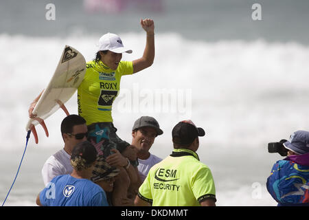 Mar 05, 2007 - Snapper Rocks, Australie - CHELSEA HEDGES, 23 ans, a remporté le premier événement de la 2007 ASP Women's World Tour, le Roxy Pro Gold Coast présenté par Samsung, à ce qui s'apparente à son domicile pause de Snapper Rocks à Coolangatta. Hedges (anciennement Georgeson) demande d'Avalon de Coolangatta Beach à Sydney il y a deux ans et a déménagé à ASP World n°1. (Crédit Image : © Steve Banque D'Images