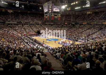 Mar 17, 2007 - Sacramento, CA, USA - La 2e moitié du samedi après-midi au cours de la 2ème manche du Championnat de basket-ball de NCAA Men's World entre UCLA et à l'Indiana Arco Arena à Sacramento. Les Bruins, défait les Hoosiers 54-49. (Crédit Image : © Patrick Bryan/Sacramento Bee/ZUMA Press) RESTRICTIONS : USA DROITS Tabloïd OUT ! Banque D'Images