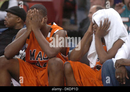 Mar 24, 2007 - Sacramento, CA, USA - McClymond bancs du siège arrière alors que déprimé Fairfax au quatrième trimestre de l'CIF Division I Le Championnat de basket-ball garçons à Arco Arena de Sacramento. (Crédit Image : © Sean Connelley/Oakland Tribune/ZUMA Press) RESTRICTIONS : USA DROITS Tabloïd OUT ! Banque D'Images
