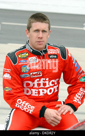 Apr 01, 2007 - Martinsville, VA, USA - Pilote Le pilote Carl Edwards de l'Office Depot Chevrolet avant le début de l'Goody's Cool Orange 500 Nextel course sur le site Martinsville Speedway. (Crédit Image : © Jason Moore/ZUMA Press) Banque D'Images