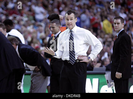 Apr 02, 2007 - Atlanta, GA, USA - Billy Donovan questions appelez. (Crédit Image : © Damon Higgins/Palm Beach Post/ZUMA Press) RESTRICTIONS : USA DROITS Tabloïd OUT ! Banque D'Images