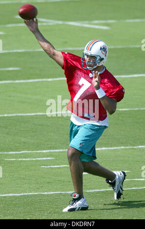 Apr 13, 2007 - West Palm Beach, FL, USA - Quarterback HAMDAM GIBRAN en action pendant les dauphins mini-camp vendredi après-midi dans la région de Davie. (Crédit Image : © Bill Ingram/Palm Beach Post/ZUMA Press) RESTRICTIONS : USA DROITS Tabloïd OUT ! Banque D'Images