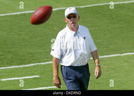 Apr 13, 2007 - West Palm Beach, FL, USA - Nouvelles L'entraîneur-chef des Dauphins Dauphins CAM CAMERON lors de mini-camp vendredi après-midi dans la région de Davie. (Crédit Image : © Bill Ingram/Palm Beach Post/ZUMA Press) RESTRICTIONS : USA DROITS Tabloïd OUT ! Banque D'Images