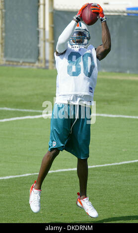 Apr 13, 2007 - West Palm Beach, FL, USA - Dauphins receveur KELLY Campbell fait une capture des dauphins au cours de mini-camp vendredi après-midi dans la région de Davie. (Crédit Image : © Bill Ingram/Palm Beach Post/ZUMA Press) RESTRICTIONS : USA DROITS Tabloïd OUT ! Banque D'Images