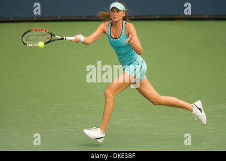 Aug 01, 2007 - San Diego, CA, USA - Daniela Hantuchova sert de Slovaquie contre Victoria Azarenko dans l'Acura Classic tournoi de tennis sur la Costa près de San Diego, CA. Elle a gagné le match 6-3 1-6 6-1. (Crédit Image : © Wally Nell/ZUMA Press) Banque D'Images