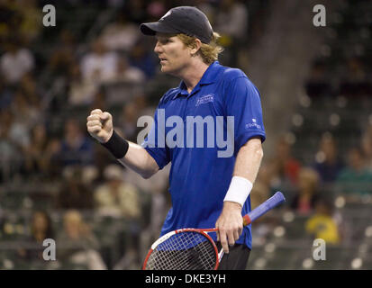 Aug 06, 2007 - Carson, CA, USA - JIM COURIER réagit à un point contre John McEnroe dans un match d'exhibition au cours de l'East West Bank Classic au Home Depot Center le 6 août 2007 à Carson, Californie. Courier a battu McEnroe en trois ensembles. (Crédit Image : © Patrick T Fallon/ZUMA Press) Banque D'Images