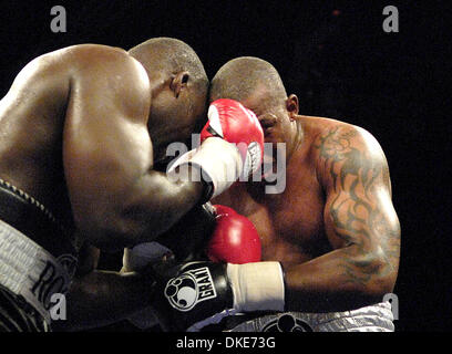 14 juin 2007 : deux fois l'ancien champion poids lourd Hasim ''Rock'' Rahman défait Taurus Sykes dans une ronde 10 décision unanime au bout de la rue principale à Rochester, dans l'Armurerie(Image Crédit : © Alan Schwartz/Cal Sport Media) Banque D'Images