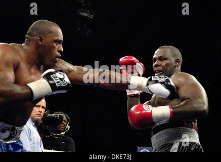 14 juin 2007 : deux fois l'ancien champion poids lourd Hasim ''Rock'' Rahman défait Taurus Sykes dans une ronde 10 décision unanime au bout de la rue principale à Rochester, dans l'Armurerie(Image Crédit : © Alan Schwartz/Cal Sport Media) Banque D'Images
