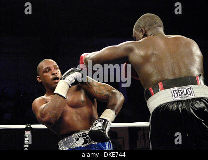 14 juin 2007 : deux fois l'ancien champion poids lourd Hasim ''Rock'' Rahman défait Taurus Sykes dans une ronde 10 décision unanime au bout de la rue principale à Rochester, dans l'Armurerie(Image Crédit : © Alan Schwartz/Cal Sport Media) Banque D'Images