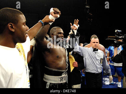 14 juin 2007 : deux fois l'ancien champion poids lourd Hasim ''Rock'' Rahman défait Taurus Sykes dans une ronde 10 décision unanime au bout de la rue principale à Rochester, dans l'Armurerie(Image Crédit : © Alan Schwartz/Cal Sport Media) Banque D'Images