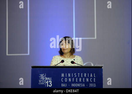 Bali, Indonésie. 5 déc, 2013. Le Ministre néerlandais du commerce extérieur et Coopération au développement Liliane Ploumen traite de la session plénière de la 9e conférence ministérielle de l'Organisation mondiale du commerce (OMC) au centre des congrès de Bali Nusa Dua, Indonésie, 5 décembre 2013. Sanovri Crédit : Veri/Xinhua/Alamy Live News Banque D'Images