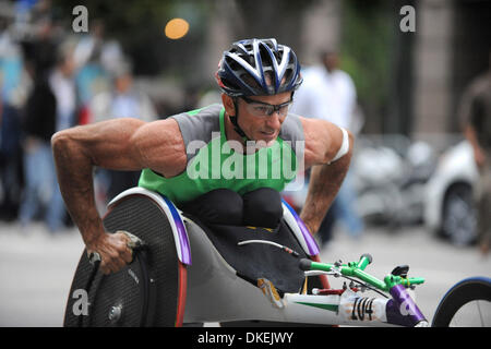 25 mai 2009 - Los Angeles, Californie, USA - en fauteuil roulant à la 24e édition du Marathon de Los Angeles. (Crédit Image : © Scott Mitchell/ZUMA Press) Banque D'Images