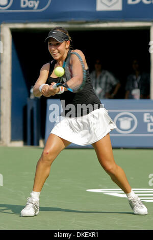 15 Août 2009 : Canada's Sharon Fichman gagne son match d'ouverture contre Ayumi Morita du Japon le jour d'ouverture de la Women's Tennis Coupe Rogers a joué au Centre Rexall, à l'Université York à Toronto, ON. (Crédit Image : © Global/ZUMApress.com) Southcreek Banque D'Images