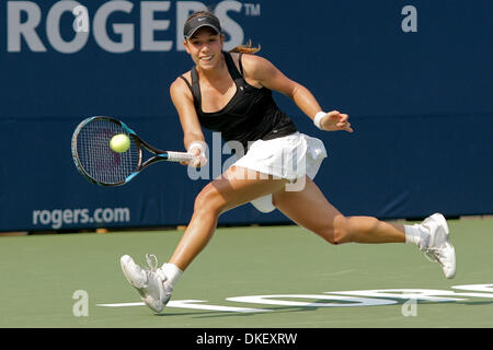 15 Août 2009 : Canada's Sharon Fichman gagne son match d'ouverture contre Ayumi Morita du Japon le jour d'ouverture de la Women's Tennis Coupe Rogers a joué au Centre Rexall, à l'Université York à Toronto, ON. (Crédit Image : © Global/ZUMApress.com) Southcreek Banque D'Images