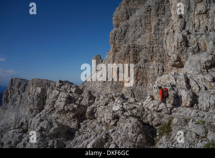 En alpiniste Dolomites de Brenta, Italie Banque D'Images