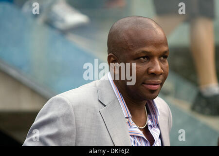 Jun 11, 2009 - Toronto, Ontario, Canada - ancien détenteur du record du monde au 100 m Mens sprint et médaillé d'or aux Jeux Olympiques d'Atlanta en 1996, Donovan Bailey a fait une apparition à l'Université de Toronto, le Festival de l'excellence. (Crédit Image : © Terry Ting/Southcreek IME/ZUMA Press) Banque D'Images