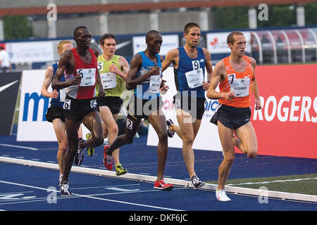 Jun 11, 2009 - Toronto, Ontario, Canada - porteur de la Men's 5000 mètres à l'Université de Toronto, le Festival de l'excellence. Saif Shaheen placé en premier et a terminé l'événement dans un temps de 13:22,70. (Crédit Image : © Terry Ting/Southcreek IME/ZUMA Press) Banque D'Images