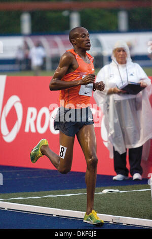 Jun 11, 2009 - Toronto, Ontario, Canada - SAIF SHAHEEN du Qatar s'est classé premier dans l'épreuve du 5000 mètres à l'Université de Toronto, le Festival de l'excellence. Shaheen a terminé l'événement dans un temps de 13:22,70. (Crédit Image : © Terry Ting/Southcreek IME/ZUMA Press) Banque D'Images