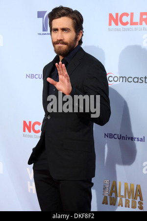 Jake Gyllenhaal 2012 NCLR ALMA Awards tenue au Pasadena Civic Auditorium - Arrivées Pasadena Californie - 16.09.12 Banque D'Images