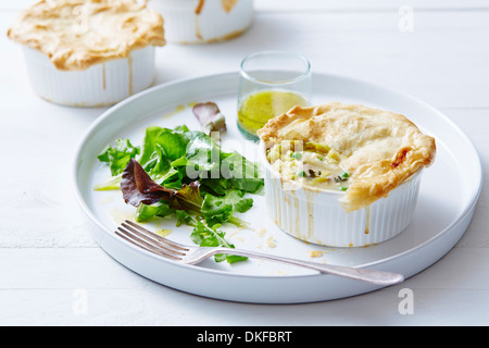 La vie toujours du poulet, poireau et tartes de pois Banque D'Images