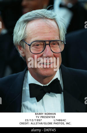 BARRY NORMAN.TV PRESENTER.22/12/1997.L74B6AC.Crédit : ALLSTAR/ Banque D'Images