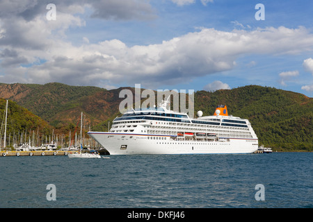 Bateau de croisière 'Columbus 2', Marmaris, Muğla Province, la mer Egée, en Turquie Banque D'Images