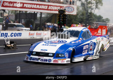 28 juin 2009 - Norwalk, Ohio, USA - NHRA Funny Car pilote Robert Hight pendant le sommet de l'équipement de course au sommet ressortissants Motorsports Park à Norwalk, OH. (Crédit Image : © Frank Jansky/global/Southcreek ZUMA Press) Banque D'Images