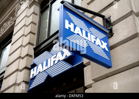 Londres, Angleterre, Royaume-Uni. Halifax bank sign Banque D'Images