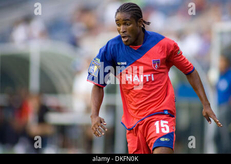 Jul 04, 2009 - Seattle, Washington, USA - RAYMOND EDNERSON (15) prend un tir au but. Gold Cup 2009, Haïti et le Honduras à Qwest Field à Seattle, WA. (Crédit Image : © Andrew Fredrickson/global/Southcreek ZUMA Press) Banque D'Images