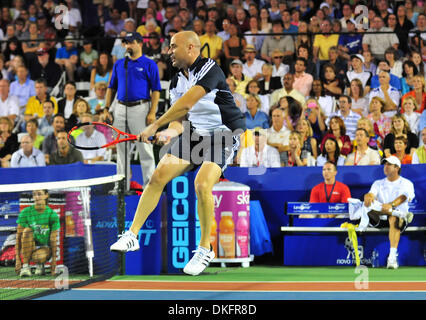 10 juil 2009 - Philadelphie, Pennsylvanie, USA - Andre Agassi fait son retour en tant que joueur de tennis pour les libertés de Philadelphie. Le 39-year-old Agassi jouera deux matchs de championnat pour les libertés de Philadelphie en juillet avant de passer à d'autres tournois cette année. Agassi a remporté huit championnats majeurs des célibataires et a été l'un des cinq joueurs de terminer une carrière Grand Slam wh Banque D'Images