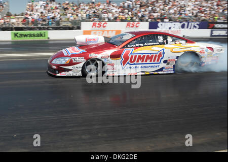 Jul 26, 2009 - Sonoma, Californie, USA - Greg Anderson de Concord, NC dans la course au sommet au cours de GXP Pro Stock des éliminations à l'Autolite Fram NHRA ressortissants lors d'Infineon, Sonoma, CA. (Crédit Image : © Matt Cohen/global/Southcreek ZUMA Press) Banque D'Images