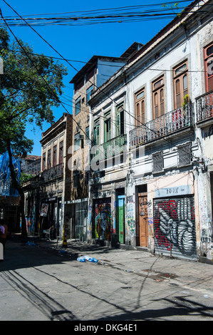 Graffiti Art travailler sur des maisons à Lapa, Rio de Janeiro, Brésil, Amérique du Sud Banque D'Images