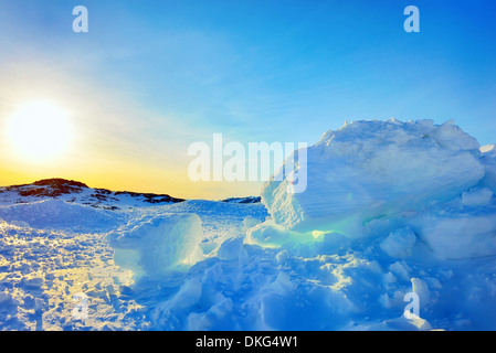 La glace et soleil dans le Groenland au printemps Banque D'Images