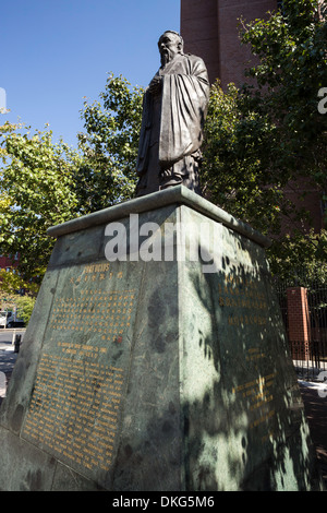 Statue de Confucius, Confucius Plaza, Bowery, Chinatown , PARIS Banque D'Images