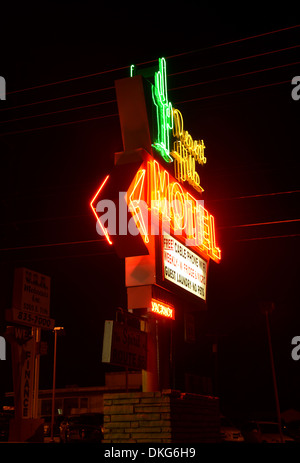 Néon Route 66, Desert Hills Motel à Tulsa USA en néon extérieur classic motor court hotel Banque D'Images