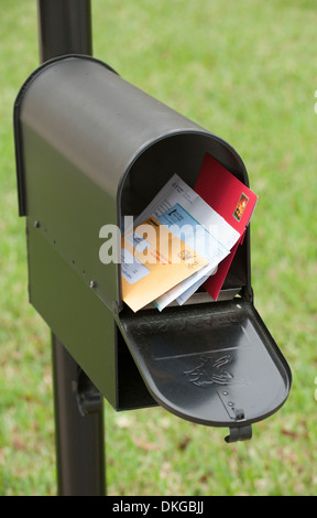 US mail box boîte aux lettres avec des lettres Banque D'Images