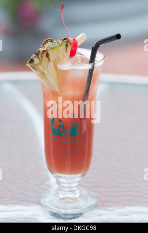 Singapore Sling au Raffles Hotel. Singapour. Banque D'Images