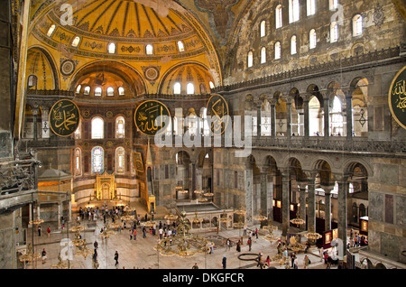 Intérieur de la basilique Sainte-Sophie, Istanbul, Turquie Banque D'Images