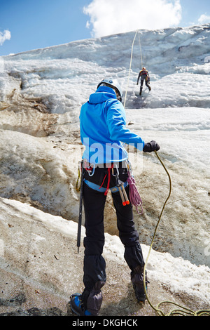 Les glaciéristes à Taschachferner, Pitztal, Tyrol, Autriche Banque D'Images