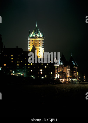 Canada, Québec, Château Frontenac château de nuit. Banque D'Images