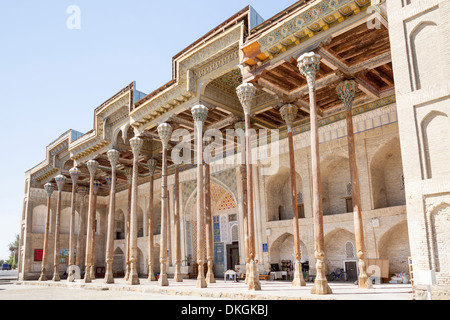 La mosquée Bolo Hauz, également connu sous le nom de la mosquée Bolo Khauz, Boukhara, Ouzbékistan Banque D'Images