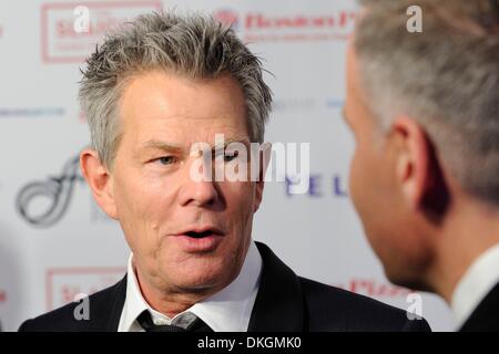 Toronto, Canada. 5 déc 2013. David Foster arrivant à la Fondation David Foster Miracle Concert au Allstream Centre. Credit : EXImages/Alamy Live News Banque D'Images