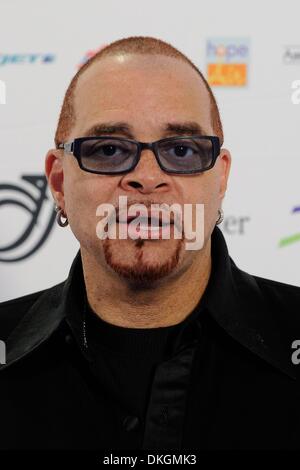 Toronto, Canada. 5 déc 2013. Sinbad arrivant à la Fondation David Foster Miracle Concert au Allstream Centre. Credit : EXImages/Alamy Live News Banque D'Images