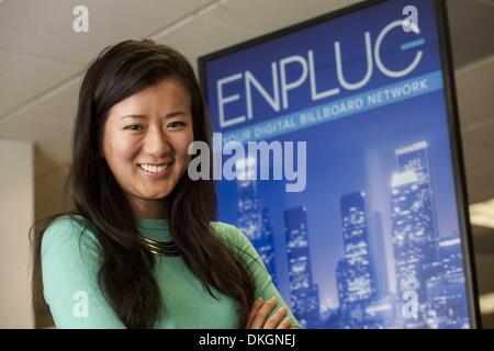 Los Angeles, Californie, USA. 26 nov., 2013. Nanxi Liu, directeur général d'Enplug. Ringo Chiu/ZUMAPRESS.com/Alamy © Live News Banque D'Images