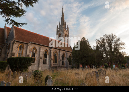 Lumière du soir se couche sur l'église All Saints, Marlow, Buckinghamshire, Angleterre, Royaume-Uni, Europe Banque D'Images