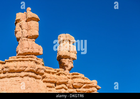 Formations rocheuses le long de Hoodoo Scenic Byway 12, Bryce Canyon National Park, Utah, États-Unis d'Amérique, Amérique du Nord Banque D'Images