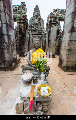 Lieu de culte dans le temple du Bayon à Angkor Thom, Angkor, Site du patrimoine mondial de l'UNESCO, la Province de Siem Reap, au Cambodge, en Asie du sud-est Banque D'Images