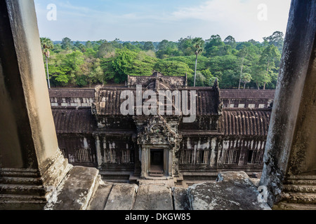 Terrasse supérieure à Angkor Wat, Angkor, Site du patrimoine mondial de l'UNESCO, la Province de Siem Reap, Cambodge, Indochine, Asie du Sud, Asie Banque D'Images